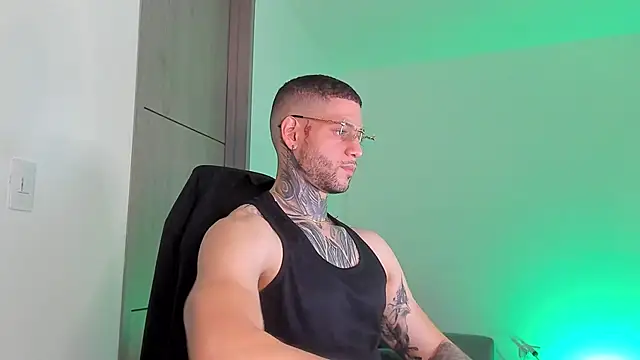 Snapshot of _jamesleandros1 chatting on 03-28-26, 04:12 jamesleandros1 online show from 03-28-26, 04:12