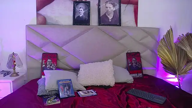 Snapshot of SabinaMerchetti chatting on 09-25-25, 02:59 SabinaMerchetti online show from 09-25-25, 02:59