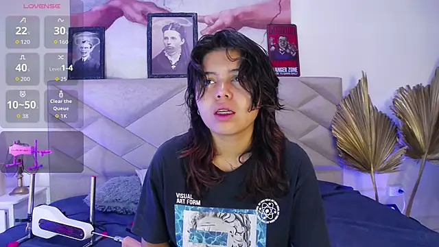 Snapshot of SabinaMerchetti chatting on 10-01-25, 02:17 SabinaMerchetti online show from 10-01-25, 02:17