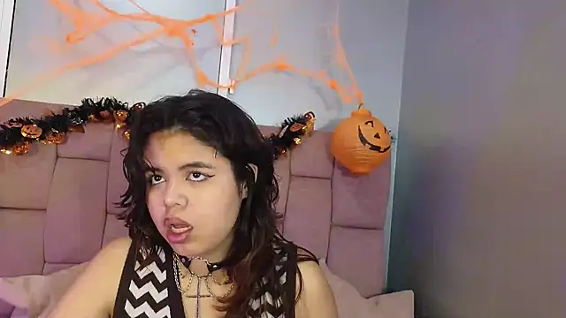 Snapshot of SabinaMerchetti chatting on 10-22-25, 02:45 SabinaMerchetti online show from 10-22-25, 02:45