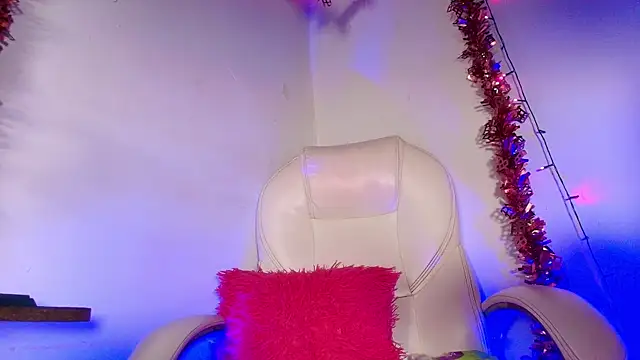 naomi kyse online show from 12-23-24, 03:07