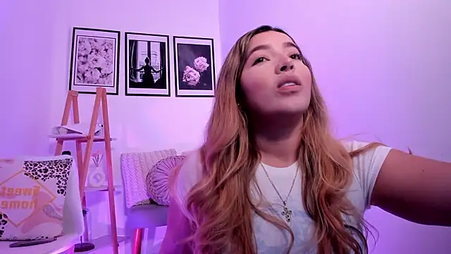 sofihill01 online show from 03-08-26, 02:15