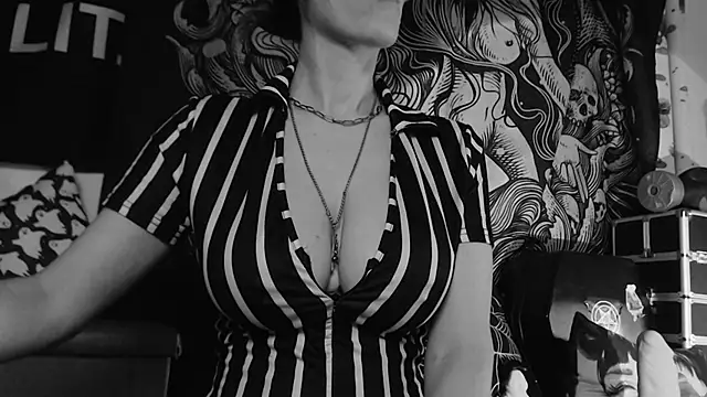 Silentmary online show from 06-11-26, 05:49