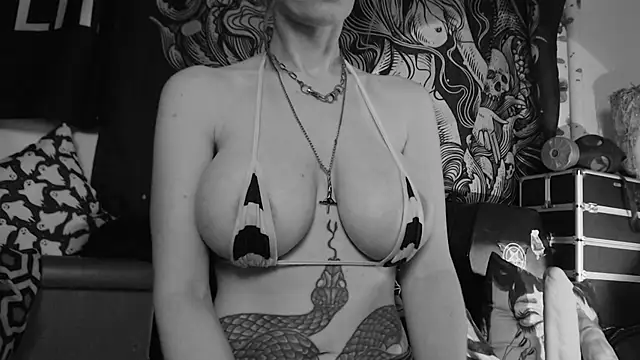 Silentmary online show from 06-12-26, 03:05