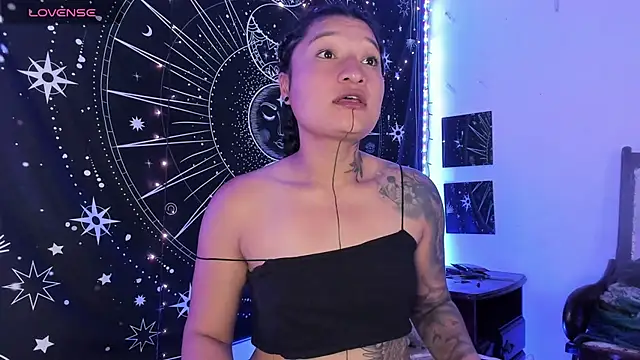 Eva Lee  online show from 10-11-25, 07:40