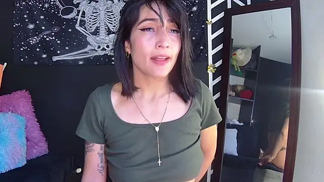 EvangelineCors online show from 02-26-25, 05:50