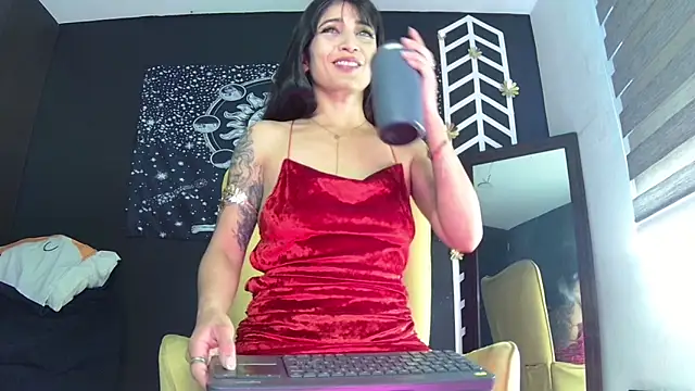 EvangelineCors online show from 02-14-26, 06:48