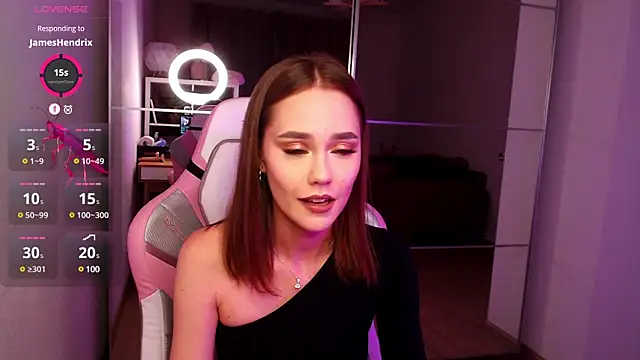 Snapshot of Meow_Sophie chatting on 12-21-24, 01:32 Meow Sophie online show from 12-21-24, 01:32