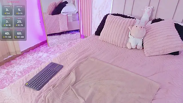 Hanaa rosse online show from 12-18-25, 02:01