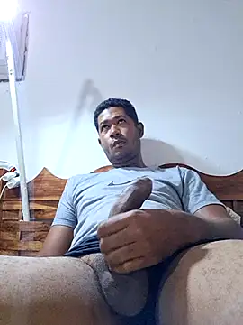 Snapshot of EduardoMoreno chatting on 11-23-25, 11:43 EduardoMoreno online show from 11-23-25, 11:43