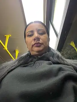 Snapshot of Abril_Luv chatting on 02-15-25, 10:44 Abril Luv online show from 02-15-25, 10:44