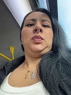 Snapshot of Abril_Luv chatting on 02-18-25, 12:28 Abril Luv online show from 02-18-25, 12:28