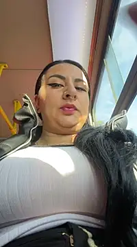 Snapshot of Abril_Luv chatting on 02-19-25, 12:22 Abril Luv online show from 02-19-25, 12:22