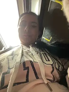 Snapshot of Abril_Luv chatting on 02-21-25, 12:38 Abril Luv online show from 02-21-25, 12:38