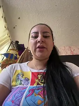 Snapshot of Abril_Luv chatting on 02-21-25, 09:00 Abril Luv online show from 02-21-25, 09:00