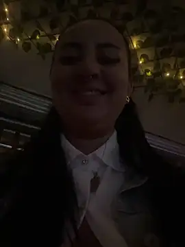 Snapshot of Abril_Luv chatting on 02-22-25, 12:49 Abril Luv online show from 02-22-25, 12:49