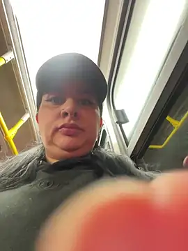 Snapshot of Abril_Luv chatting on 03-01-25, 10:34 Abril Luv online show from 03-01-25, 10:34