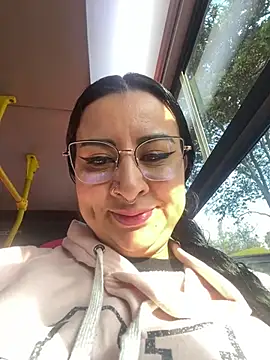 Snapshot of Abril_Luv chatting on 03-03-25, 12:27 Abril Luv online show from 03-03-25, 12:27