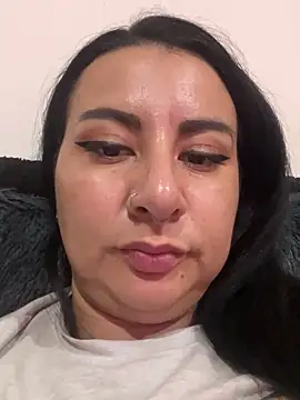 Snapshot of Abril_Luv chatting on 03-05-25, 12:38 Abril Luv online show from 03-05-25, 12:38