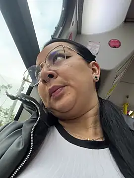 Snapshot of Abril_Luv chatting on 03-05-25, 12:00 Abril Luv online show from 03-05-25, 12:00