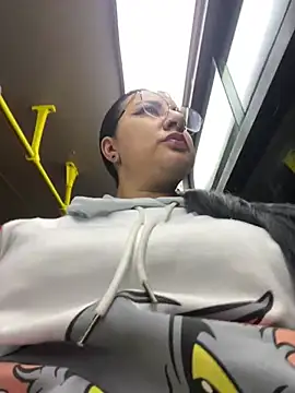 Snapshot of Abril_Luv chatting on 03-08-25, 10:22 Abril Luv online show from 03-08-25, 10:22