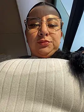 Snapshot of Abril_Luv chatting on 03-11-25, 12:17 Abril Luv online show from 03-11-25, 12:17