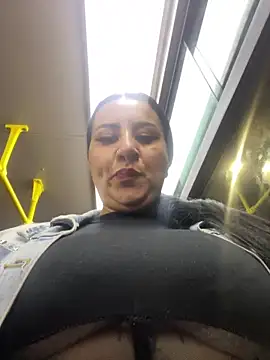 Snapshot of Abril_Luv chatting on 03-13-25, 12:37 Abril Luv online show from 03-13-25, 12:37