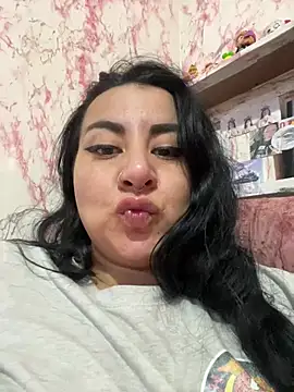 Snapshot of Abril_Luv chatting on 03-15-25, 01:40 Abril Luv online show from 03-15-25, 01:40