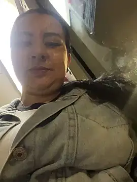 Snapshot of Abril_Luv chatting on 03-18-25, 12:49 Abril Luv online show from 03-18-25, 12:49