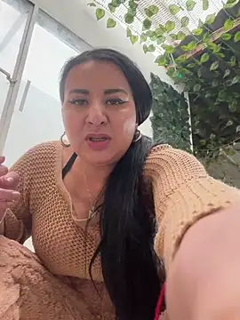 Snapshot of Abril_Luv chatting on 03-18-25, 07:20 Abril Luv online show from 03-18-25, 07:20