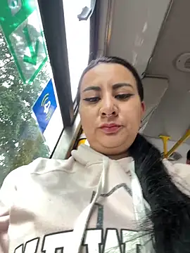 Snapshot of Abril_Luv chatting on 03-19-25, 12:12 Abril Luv online show from 03-19-25, 12:12