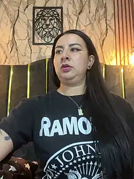 Snapshot of Abril_Luv chatting on 03-19-25, 03:19 Abril Luv online show from 03-19-25, 03:19