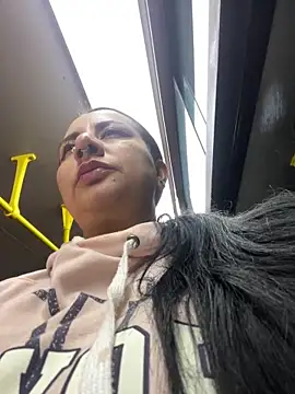 Snapshot of Abril_Luv chatting on 03-20-25, 12:40 Abril Luv online show from 03-20-25, 12:40