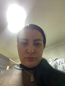 Snapshot of Abril_Luv chatting on 03-22-25, 01:54 Abril Luv online show from 03-22-25, 01:54