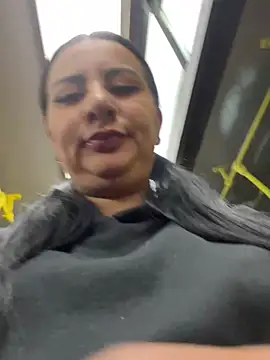 Snapshot of Abril_Luv chatting on 03-22-25, 10:28 Abril Luv online show from 03-22-25, 10:28