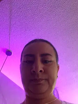 Snapshot of Abril_Luv chatting on 09-09-25, 01:43 Abril Luv online show from 09-09-25, 01:43