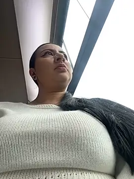 Snapshot of Abril_Luv chatting on 09-18-25, 12:07 Abril Luv online show from 09-18-25, 12:07