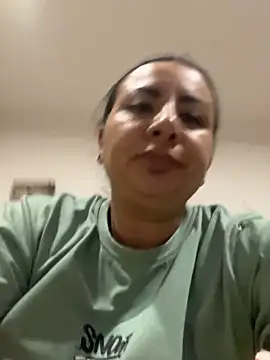 Snapshot of Abril_Luv chatting on 09-21-25, 11:39 Abril Luv online show from 09-21-25, 11:39