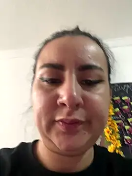 Snapshot of Abril_Luv chatting on 09-27-25, 12:21 Abril Luv online show from 09-27-25, 12:21