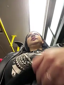 Snapshot of Abril_Luv chatting on 10-08-25, 12:52 Abril Luv online show from 10-08-25, 12:52