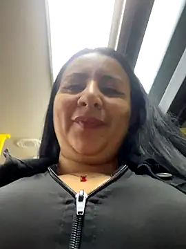 Snapshot of Abril_Luv chatting on 10-09-25, 01:14 Abril Luv online show from 10-09-25, 01:14