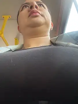 Snapshot of Abril_Luv chatting on 10-14-25, 12:06 Abril Luv online show from 10-14-25, 12:06