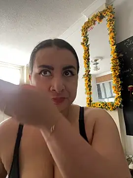 Snapshot of Abril_Luv chatting on 10-16-25, 12:50 Abril Luv online show from 10-16-25, 12:50