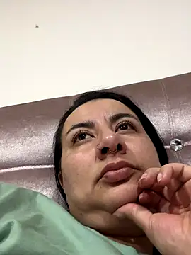 Snapshot of Abril_Luv chatting on 10-27-25, 01:31 Abril Luv online show from 10-27-25, 01:31