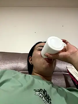 Snapshot of Abril_Luv chatting on 10-29-25, 01:52 Abril Luv online show from 10-29-25, 01:52