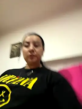 Snapshot of Abril_Luv chatting on 11-03-25, 12:57 Abril Luv online show from 11-03-25, 12:57