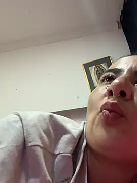 Snapshot of Abril_Luv chatting on 11-05-25, 02:44 Abril Luv online show from 11-05-25, 02:44