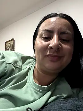 Snapshot of Abril_Luv chatting on 11-07-25, 01:38 Abril Luv online show from 11-07-25, 01:38