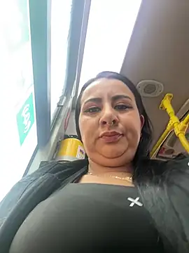 Abril Luv online show from 05-06-26, 11:59