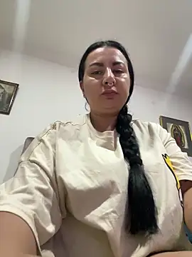 Abril Luv online show from 06-15-26, 12:35